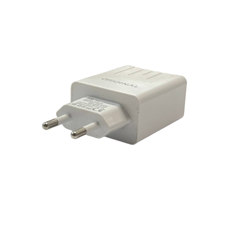 Зарядное устройство адаптер 220В CX QC03 5740 с 2 USB и LED