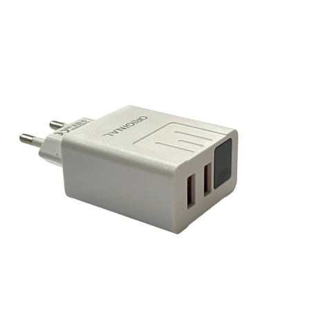 Зарядное устройство адаптер 220В CX QC03 5740 с 2 USB и LED